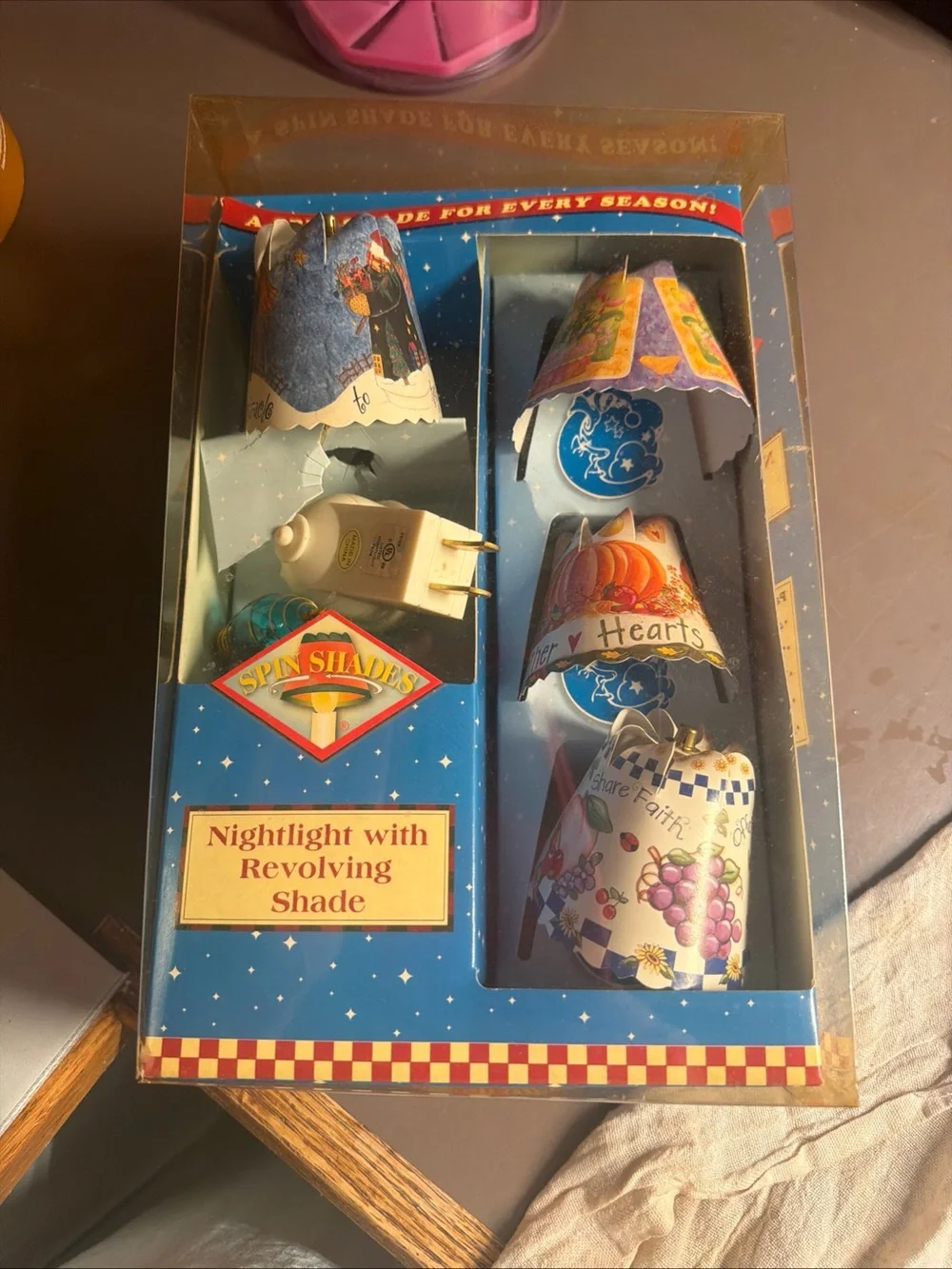 Rotating Nightlight with Decorative Shades - Multi-Color